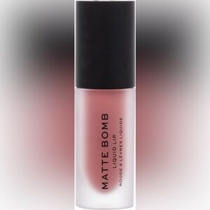 Revolution Make Up Matte Bomb Lipstick in Fancy Pink